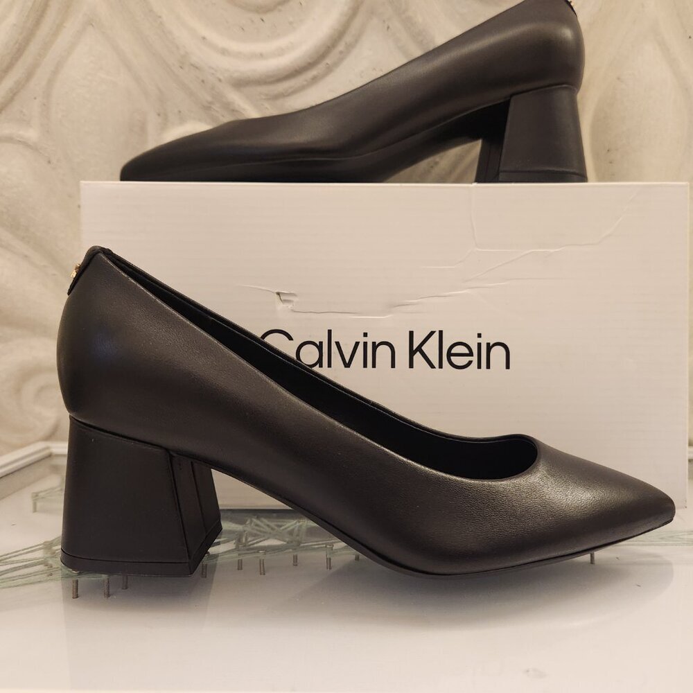 Calvin Klein Lenott Pumps. Black Leather. NIB. Size 6